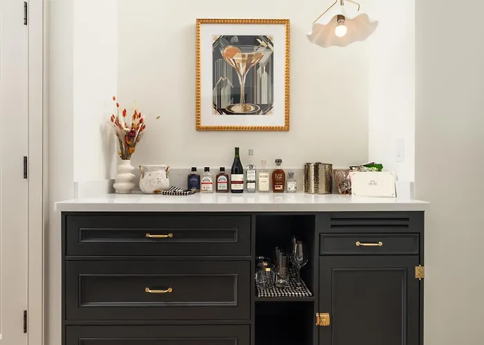 Petit Soleil - Bed, Breakfast And Bar