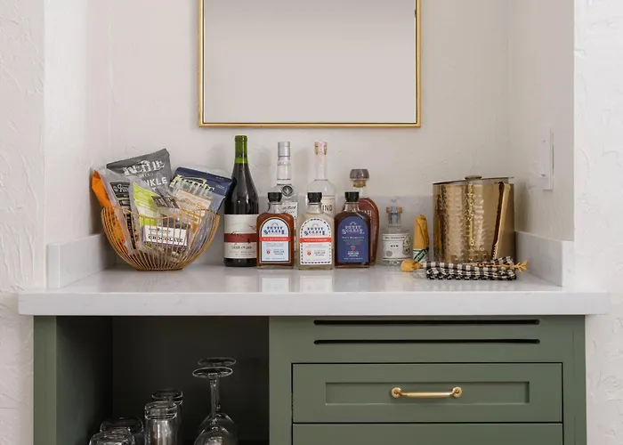 Petit Soleil - Bed, Breakfast And Bar