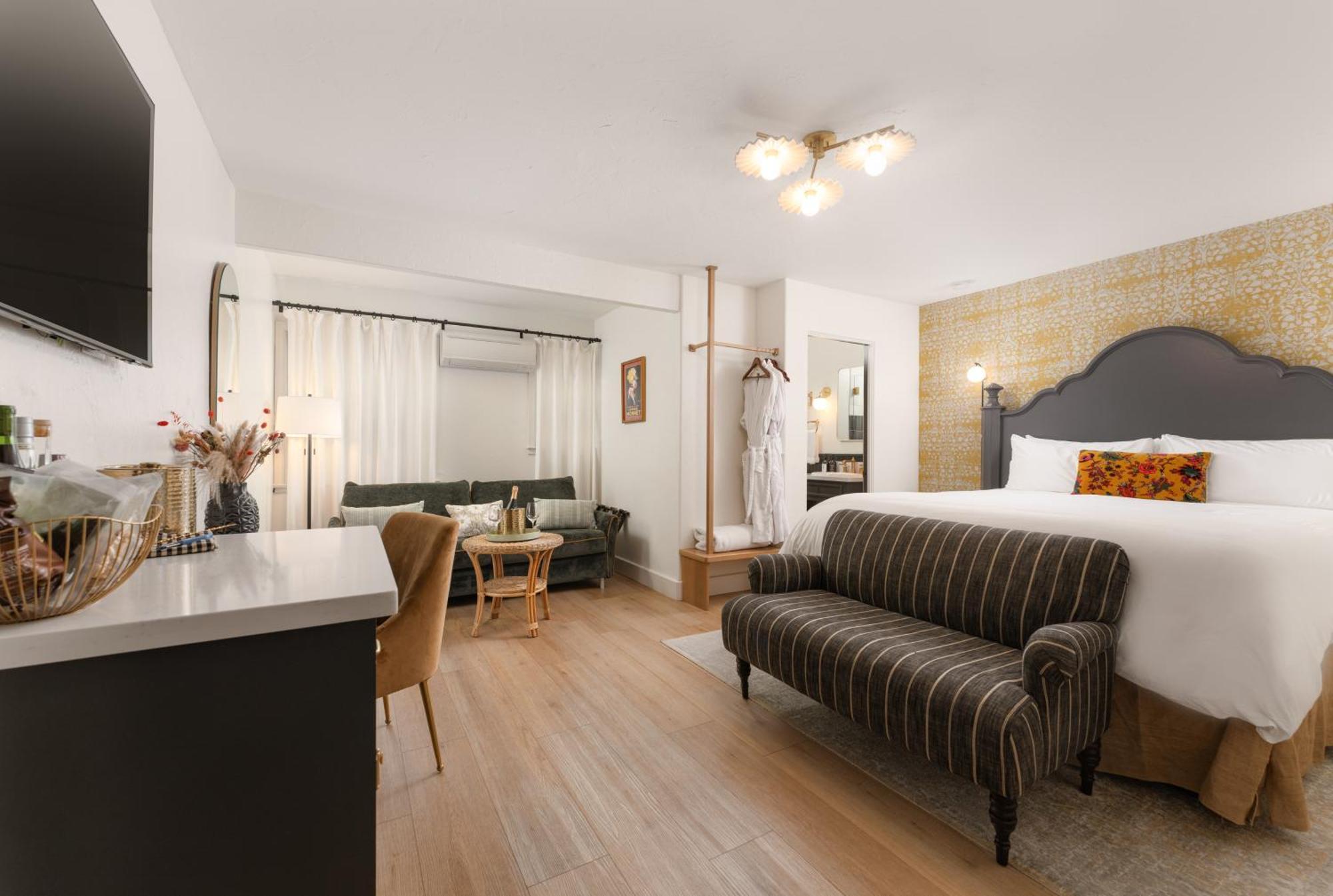 Petit Soleil - Bed, Breakfast And Bar * San Luis Obispo