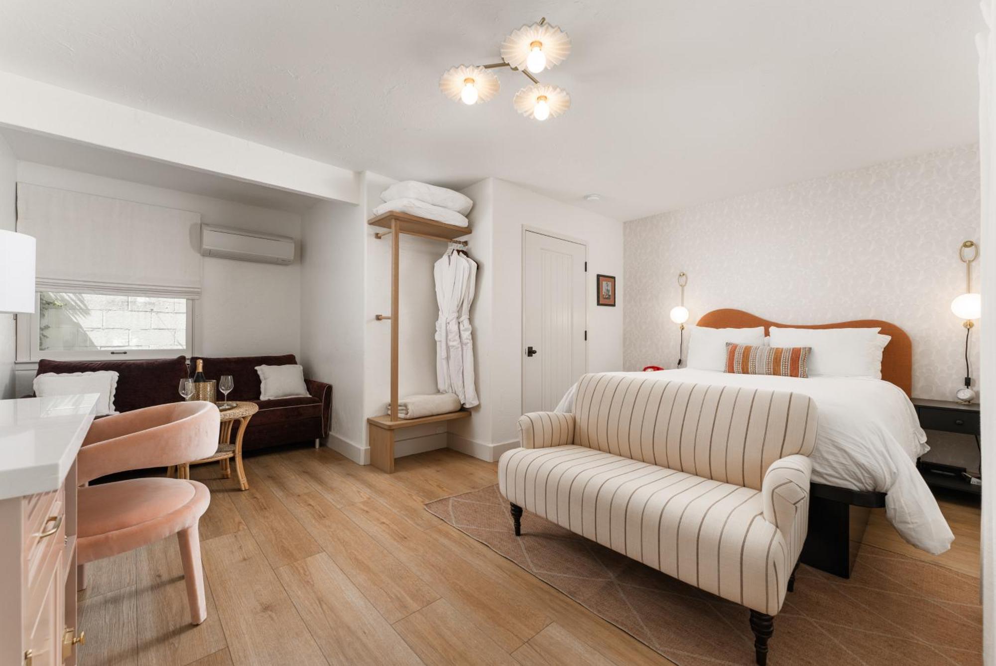 Petit Soleil - Bed, Breakfast And Bar Bed & Breakfast San Luis Obispo