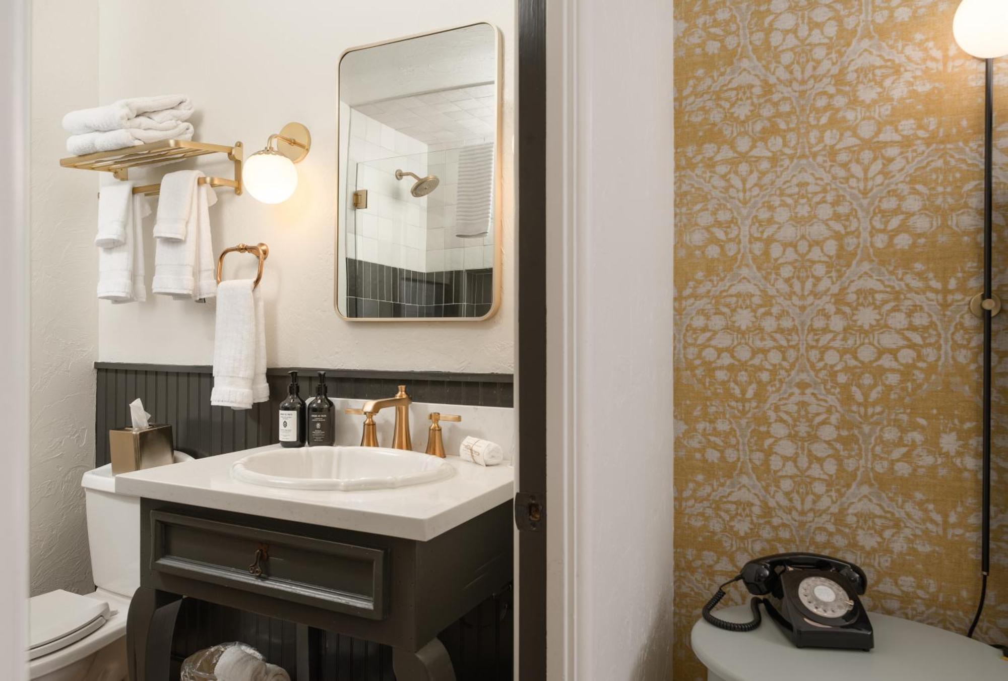 Petit Soleil - Bed, Breakfast And Bar Bed & Breakfast *