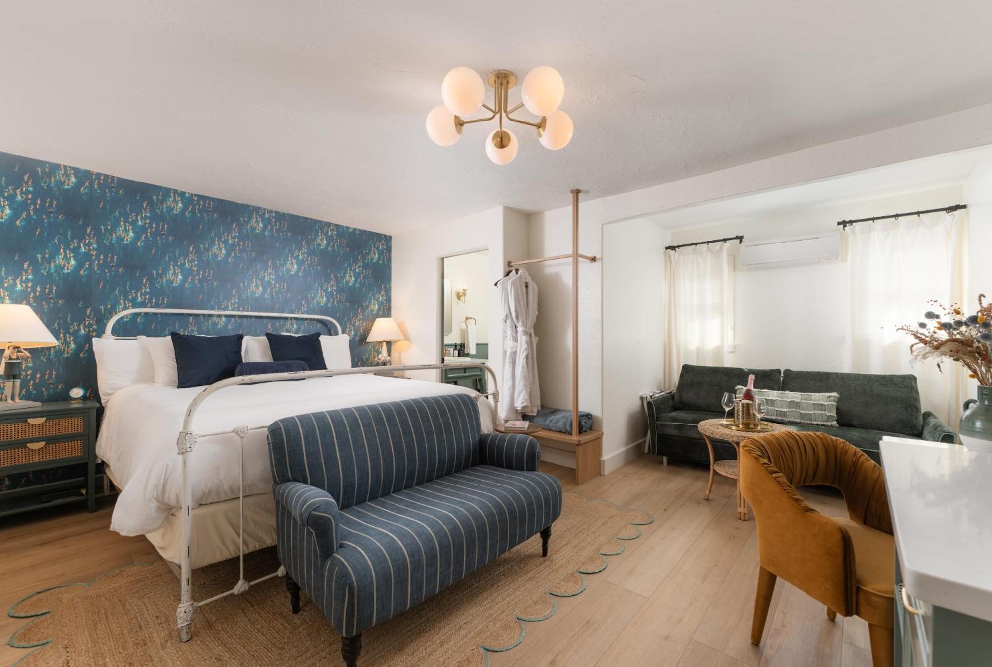 Petit Soleil - Bed, Breakfast And Bar * San Luis Obispo
