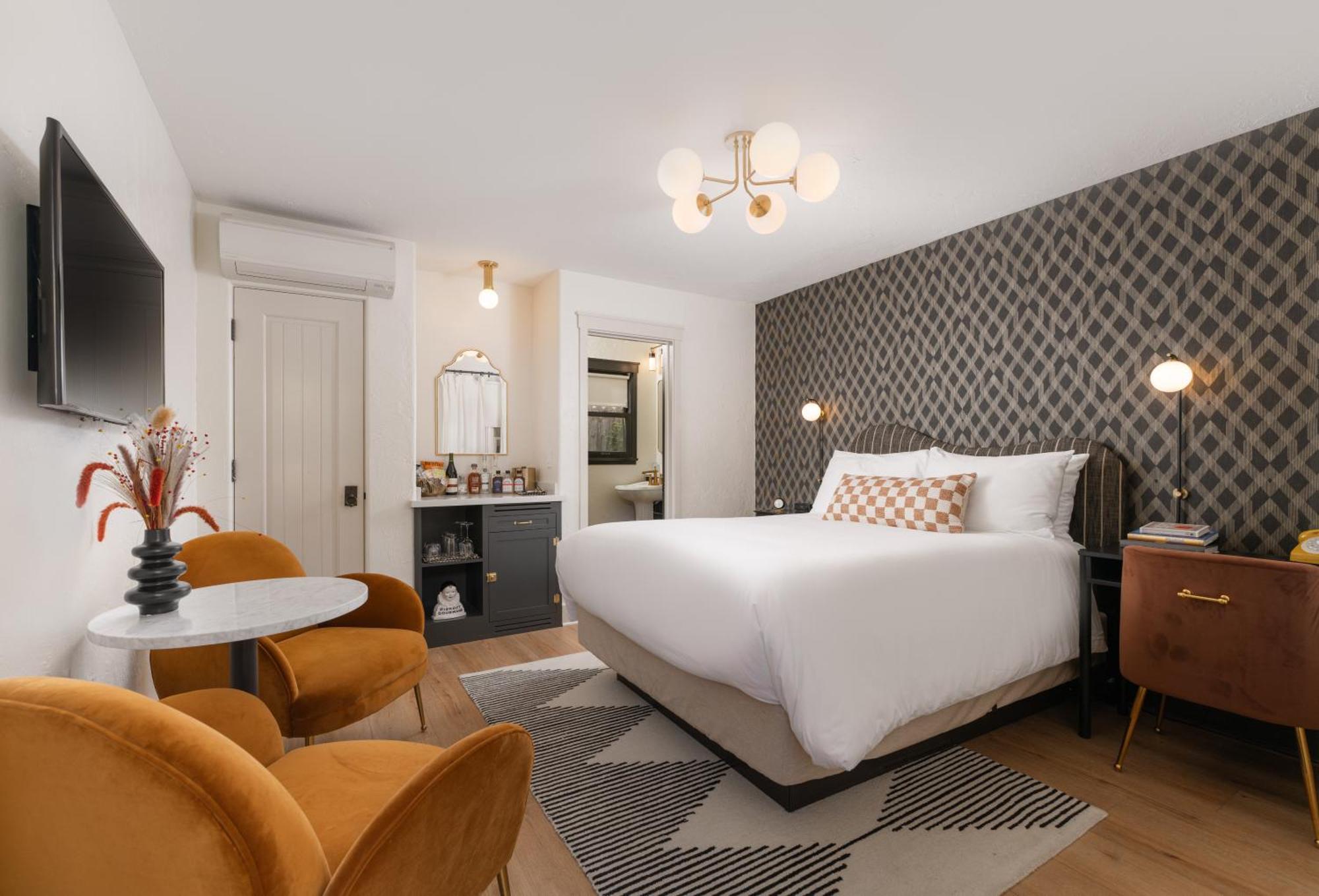 Petit Soleil - Bed, Breakfast And Bar *