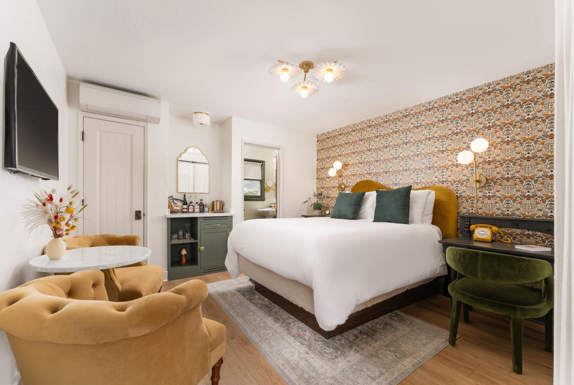 Petit Soleil - Bed, Breakfast And Bar Bed & Breakfast